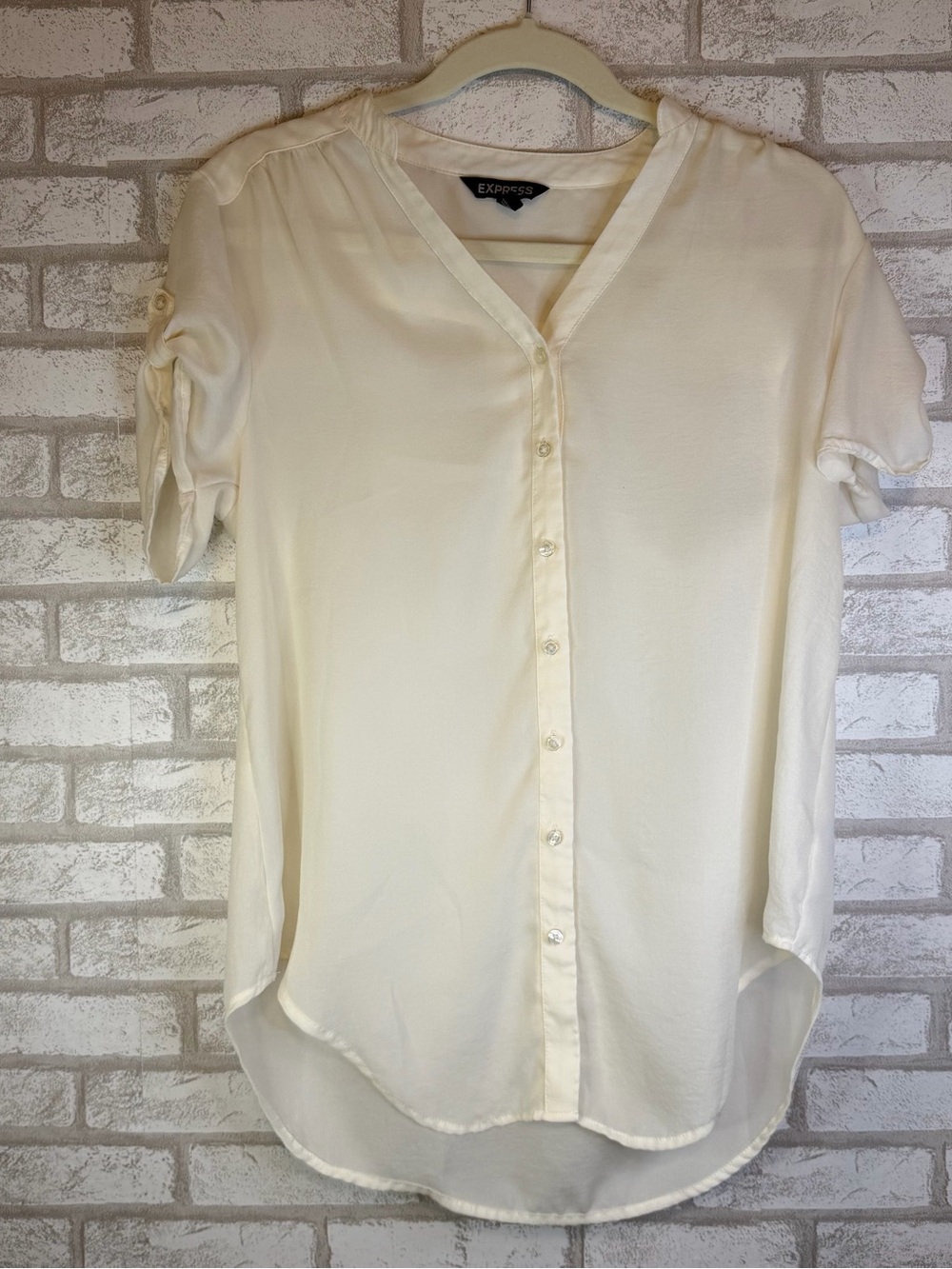 Express Ivory Button Front Roll Tab Sleeve Blouse Women’s XS Business Casual Top
